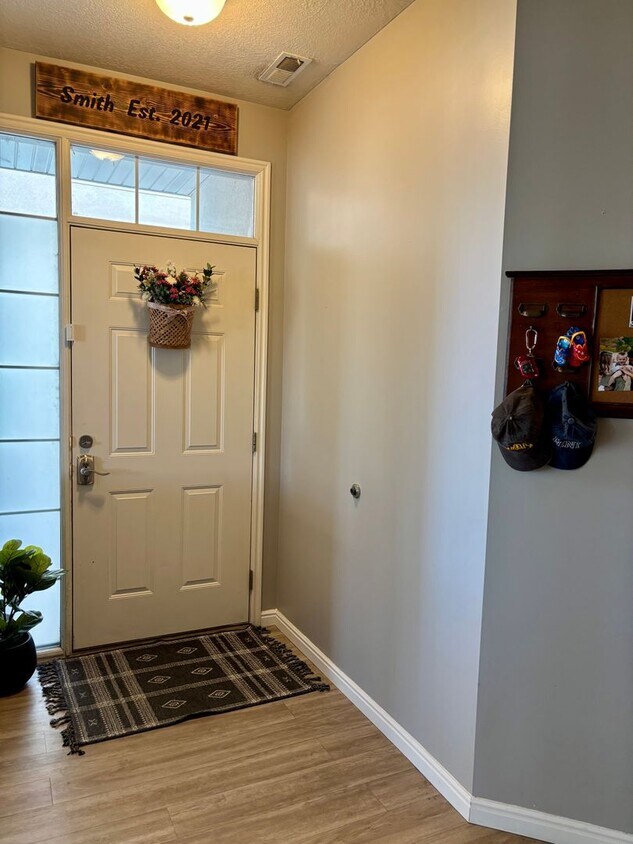 GORGEOUS Townhome!!! - GORGEOUS Townhome!!!
