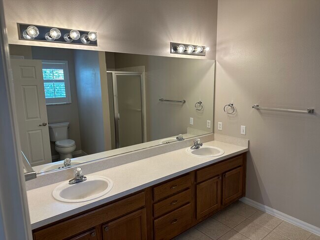 Foto del edificio - 1511 Doria Ln