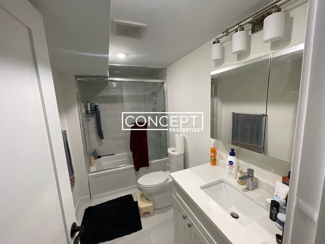 Building Photo - 79A Linden St. Unit 1B