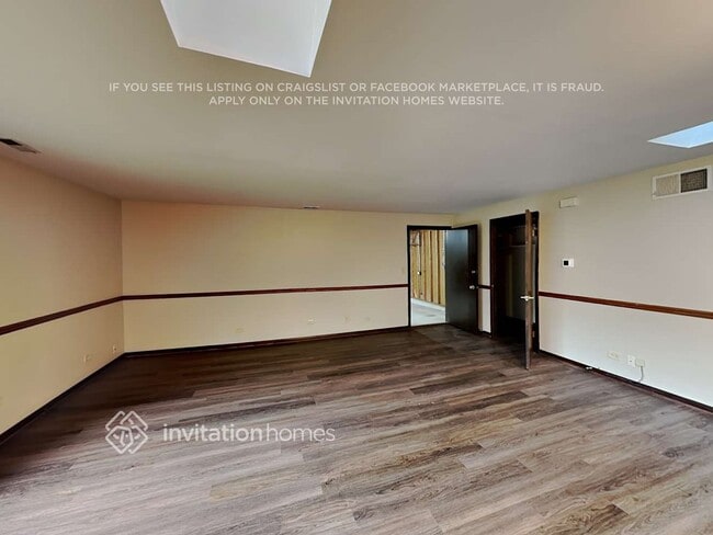Building Photo - 16400 Sherwood Dr