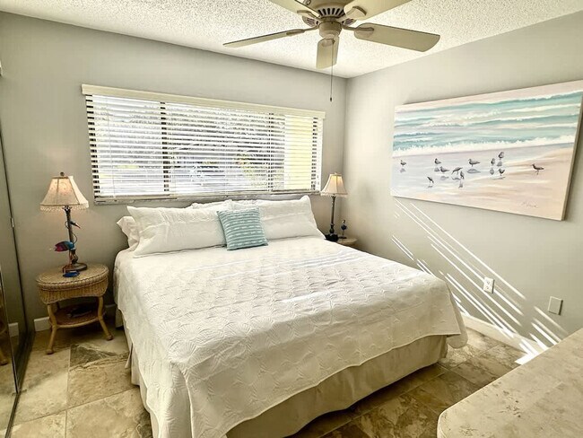 Foto del edificio - 6327 Midnight Cove Rd