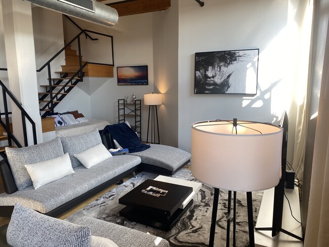 Foto del edificio - 215 W Maple St