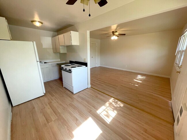 Foto del edificio - Cozy 1-Bedroom Available in Woodlawn