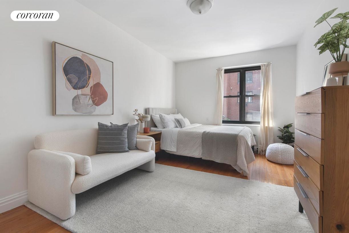 Primary Photo - 312-320 W 23 St