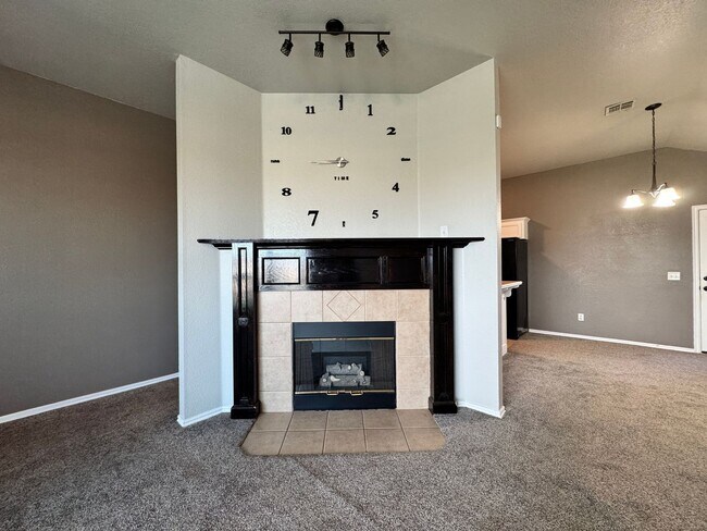 Building Photo - 4 Bedroom Home in Moore
