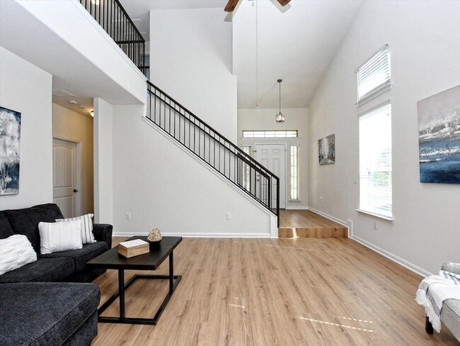 Building Photo - 316 Potters Peak Way