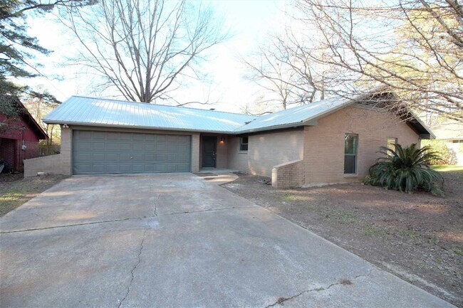 Building Photo - 411 Turtle Creek Dr