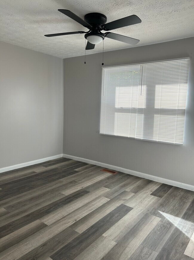 Building Photo - 158 Warrior Cir