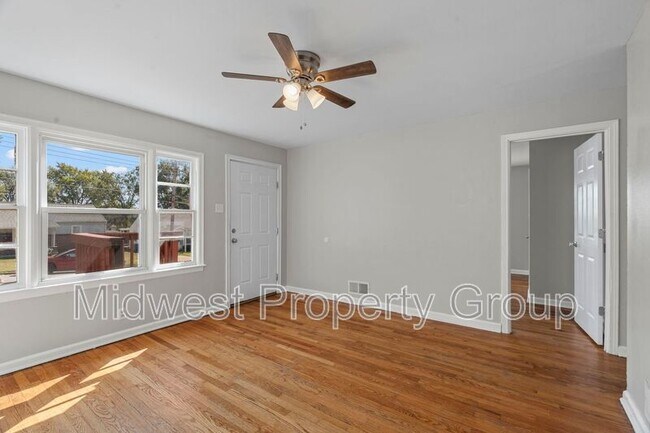 Foto del edificio - 819 St. Charles Avenue