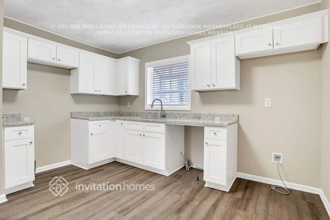 Building Photo - 3410 Ravenswood Dr SW