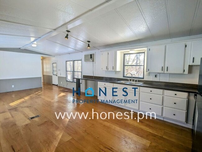 Building Photo - 9 Lexi Ln