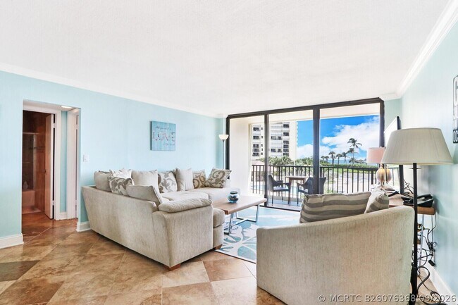 Foto del edificio - 300 Ocean Trail Way