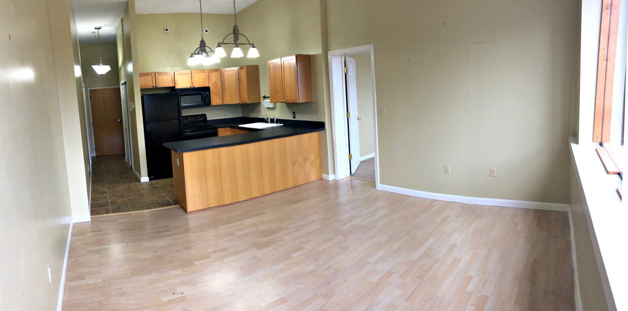 main living area - 94 State St