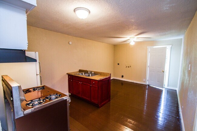 Foto del edificio - 1315 Dawson St
