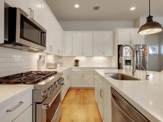 Foto del edificio - 4711 Vaughan St