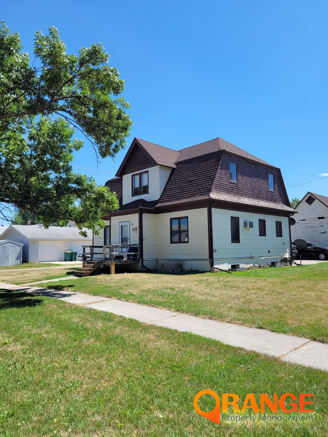 Building Photo - 115 5th Ave S