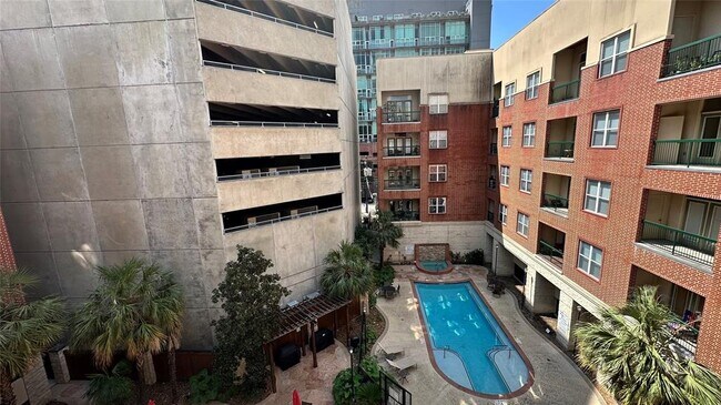 Foto del edificio - 300 St Joseph Pkwy