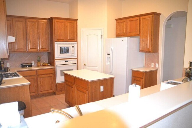 Building Photo - 8741 Lemens Spice Trail