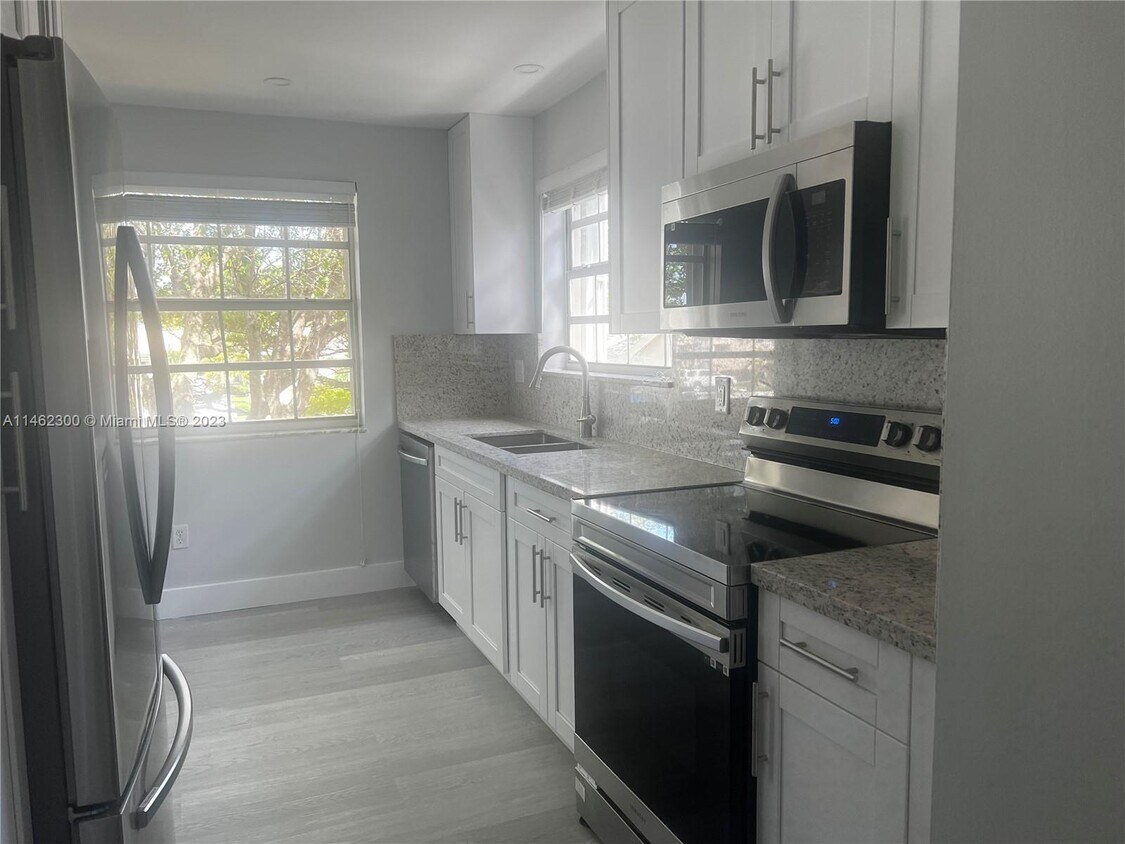 Foto principal - 2652 SE 21st Ct