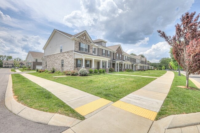 Foto del edificio - 531 Swanholme Dr