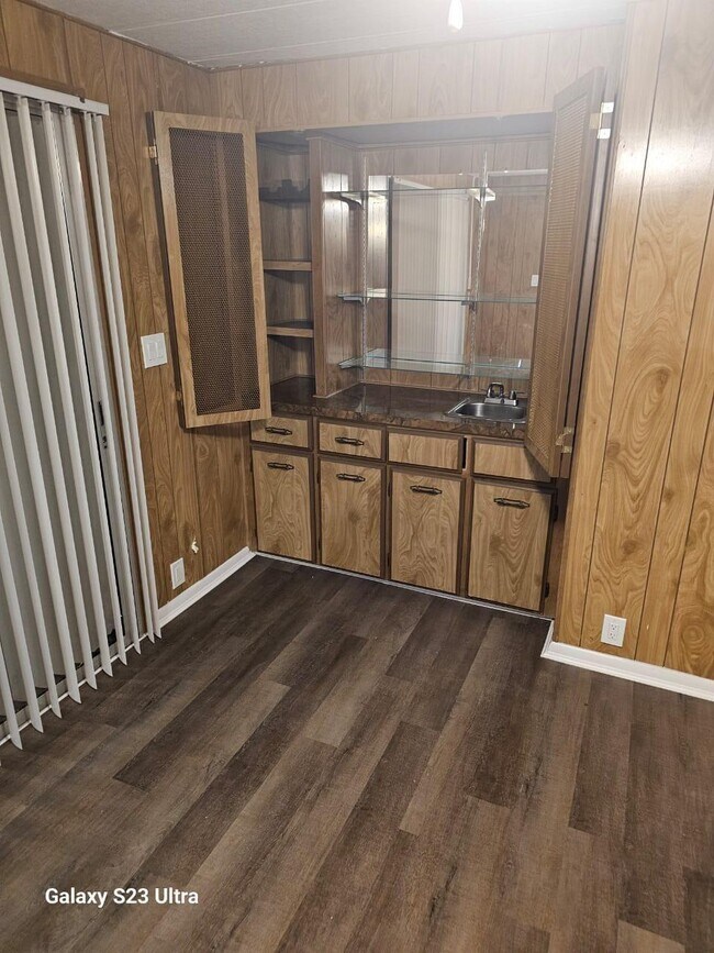 Foto del edificio - 11621 Venetian Ave