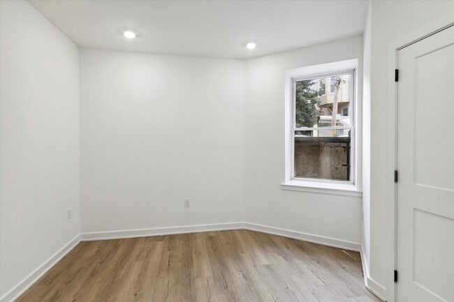 Foto del edificio - 1533 N Sydenham St