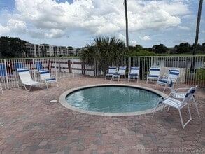 Building Photo - 9470 Live Oak Pl