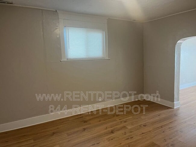 Foto del edificio - 510 E Franklin St