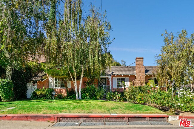 Foto del edificio - 3761 Wrightwood Dr