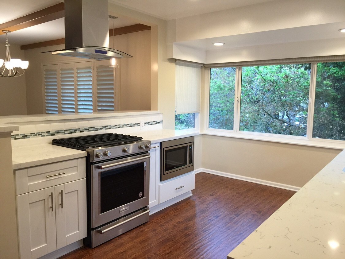 938 S Orange Grove Blvd, Pasadena, CA 91105 Condo for Rent in