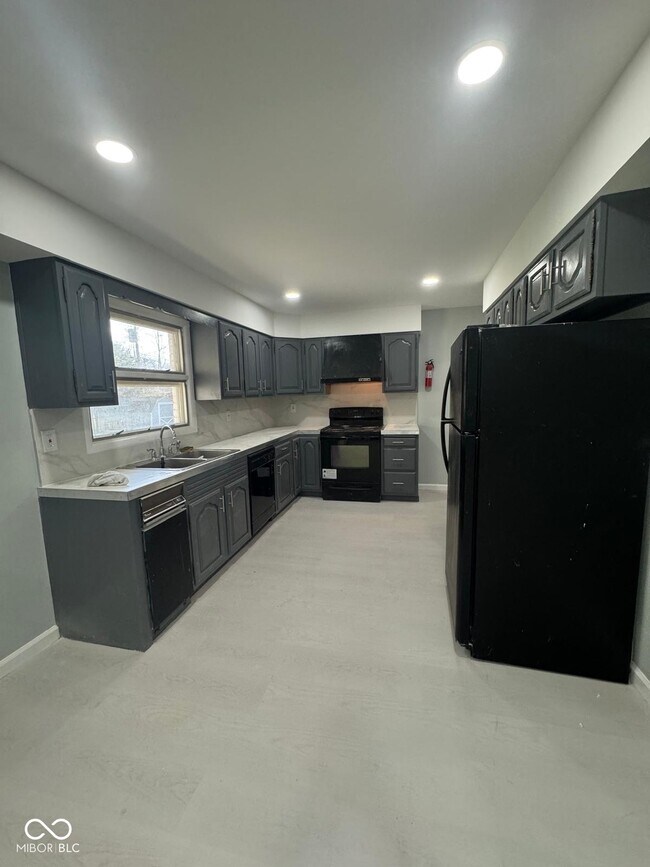 Building Photo - 3401 W 57th St