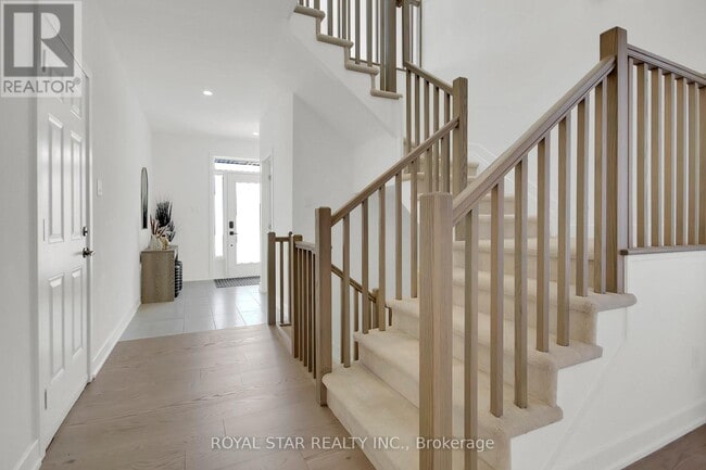 Building Photo - 201 Reisling Wy