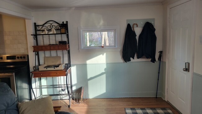 Building Photo - 5676 Clark St