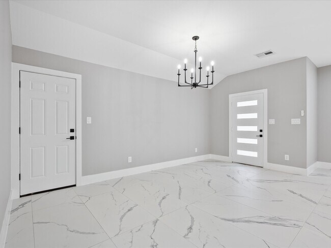 Building Photo - 9114 Everglade Dr