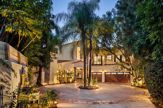 Foto del edificio - 4909 Woodley Ave