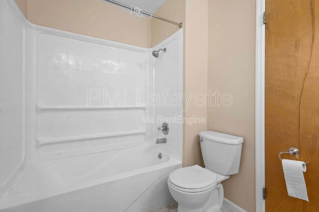 Building Photo - 2241 Indian Trail Dr