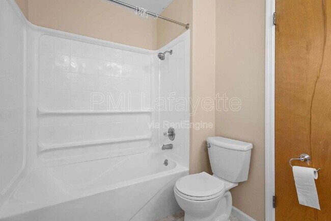Foto del edificio - 2241 Indian Trail Dr
