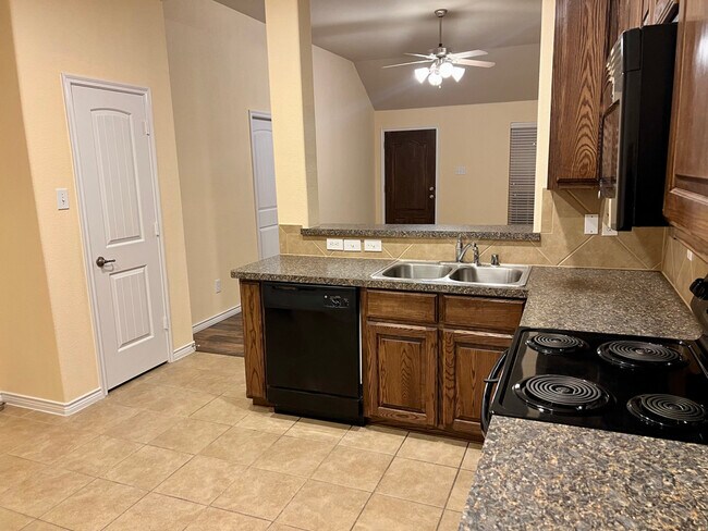 Building Photo - 2129 Colby Ln