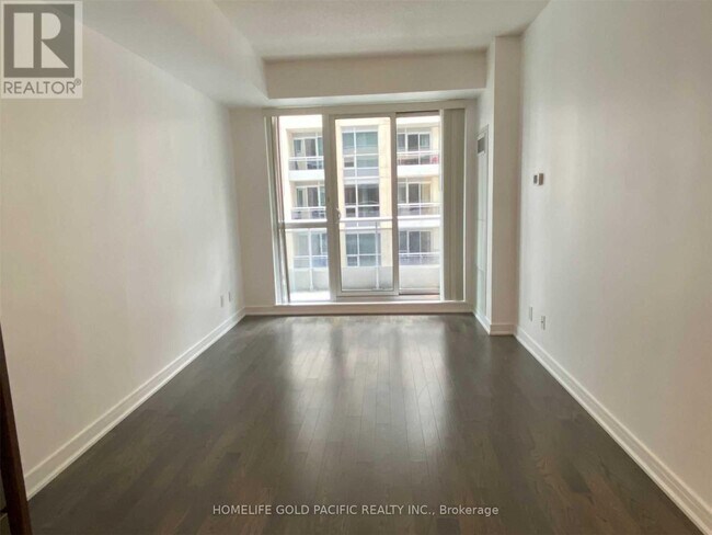 Photo du bâtiment - 9205 Yonge St