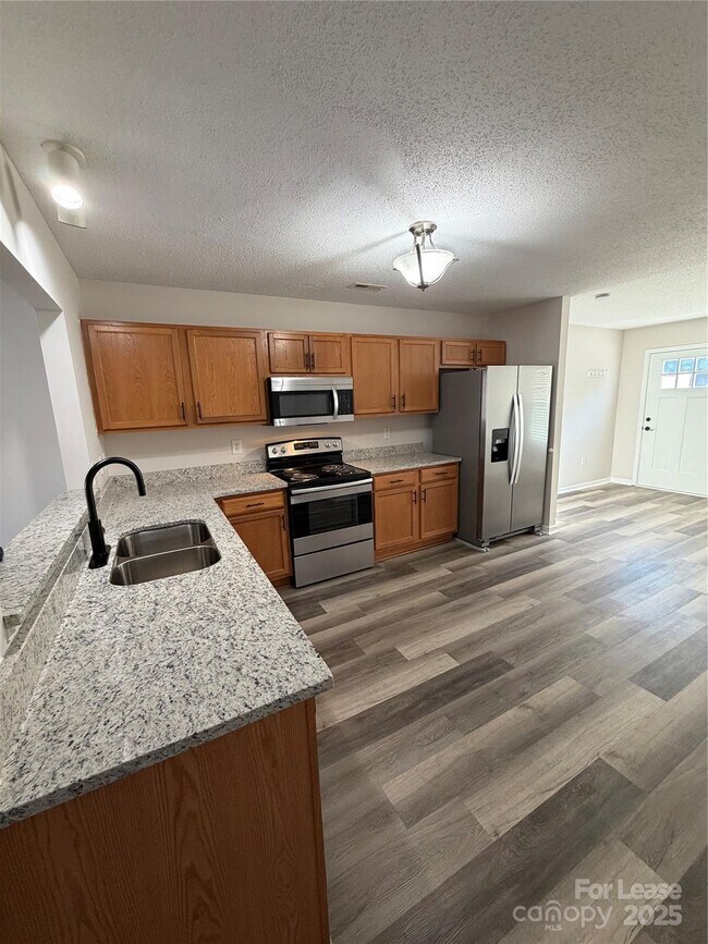 Foto del edificio - 140 Locomotive Ln