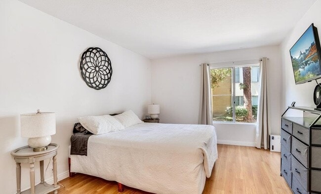 Building Photo - Modern & Spacious Rental Unit Available