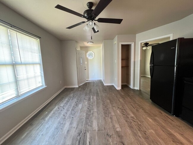 Building Photo - 1 Bed/1 Bath Trumann, AR!