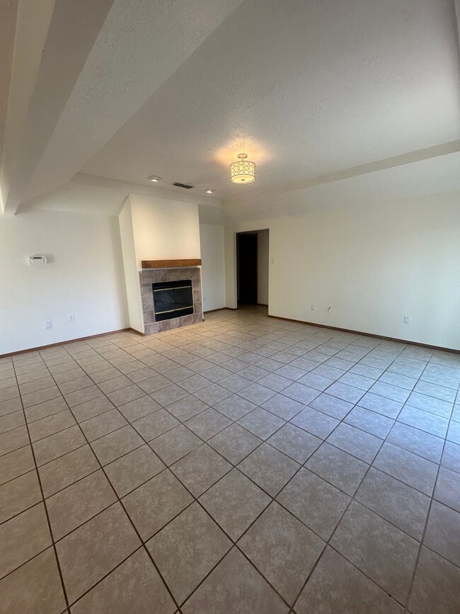 Foto del edificio - 3 Bedroom 2 Bath Home!