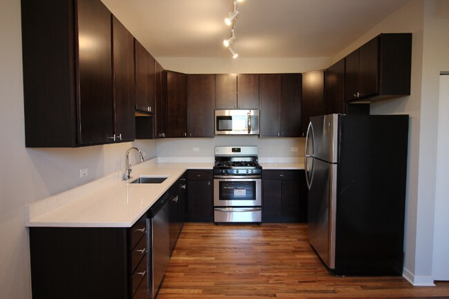 Building Photo - 4611 N Kedzie Ave