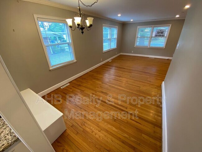 Foto del edificio - 1804 W Front St