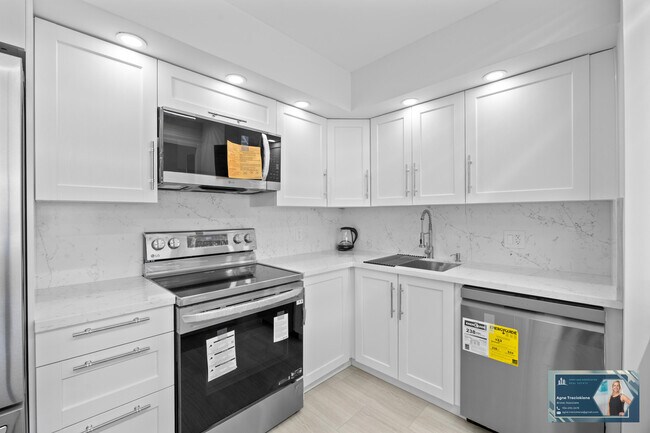 Foto del edificio - 2801 NE 183rd St