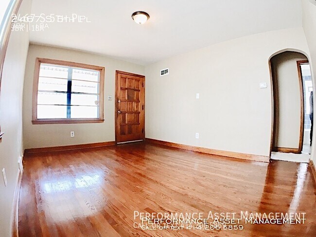 Building Photo - 2467 S 5th Pl
