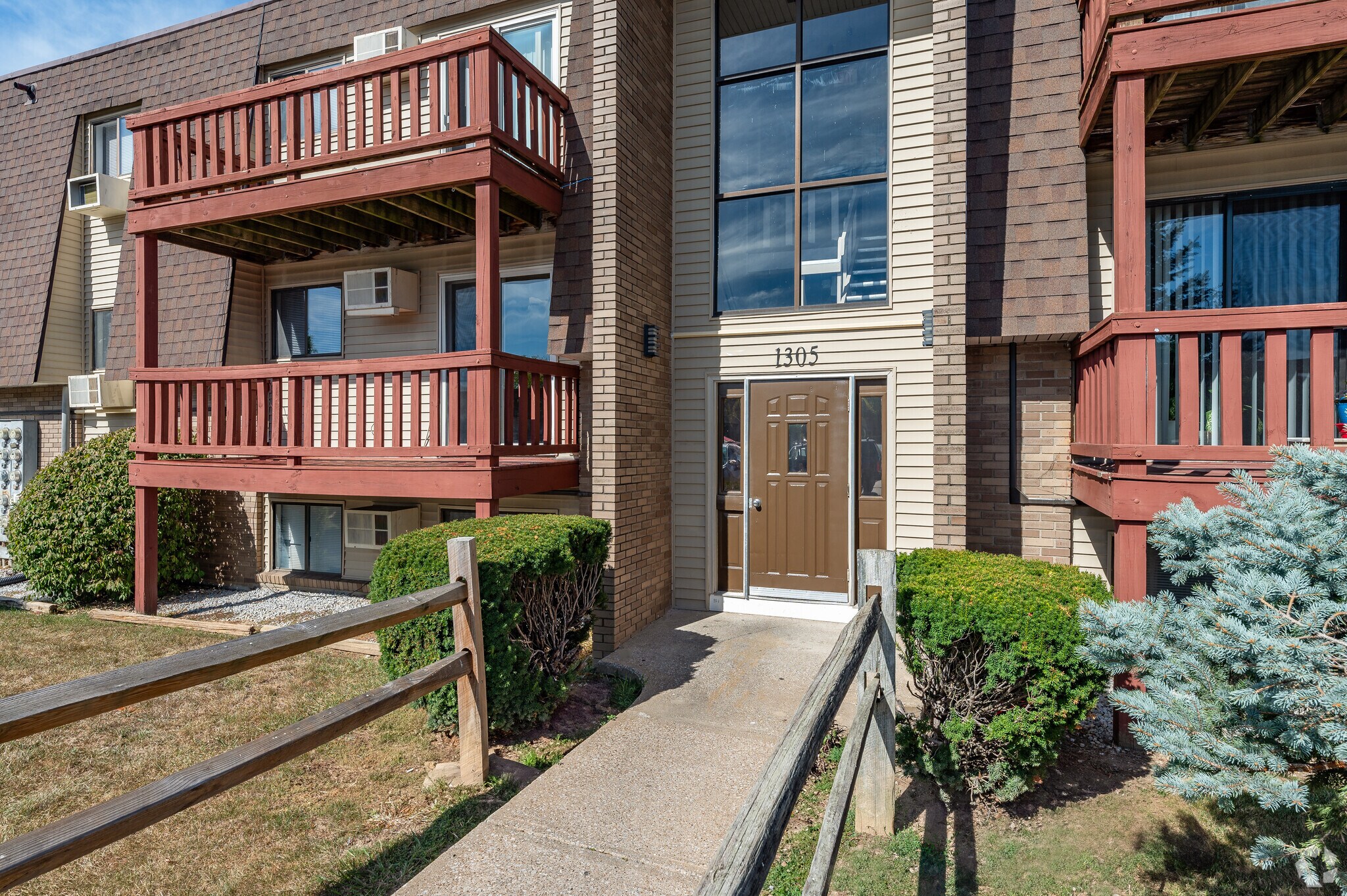 Pinebrook Tower Apartments – photo 5