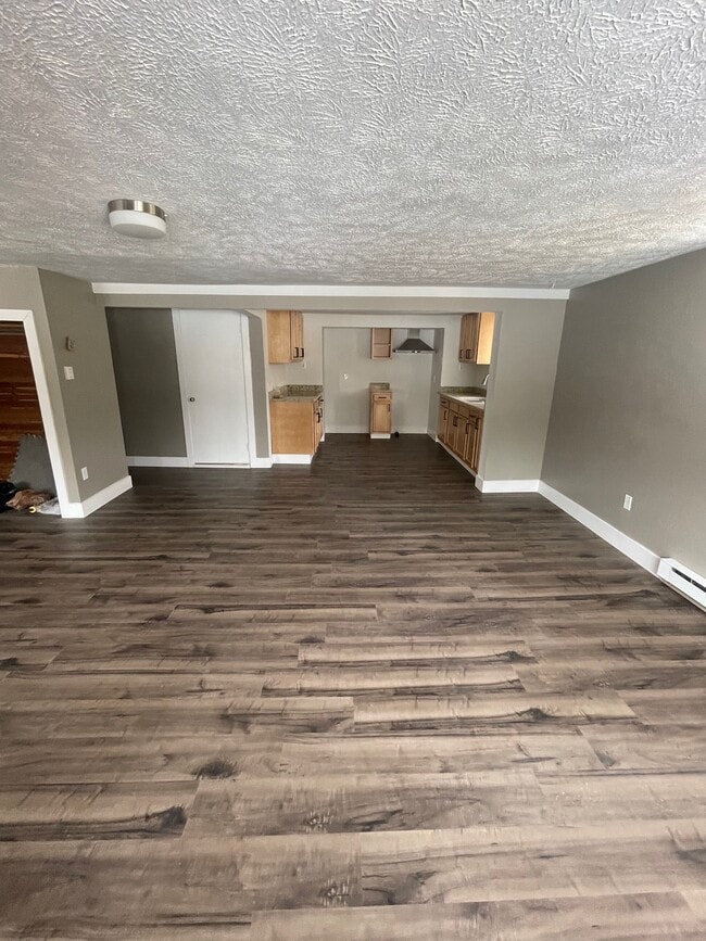 Building Photo - 14670 Zenith Dr