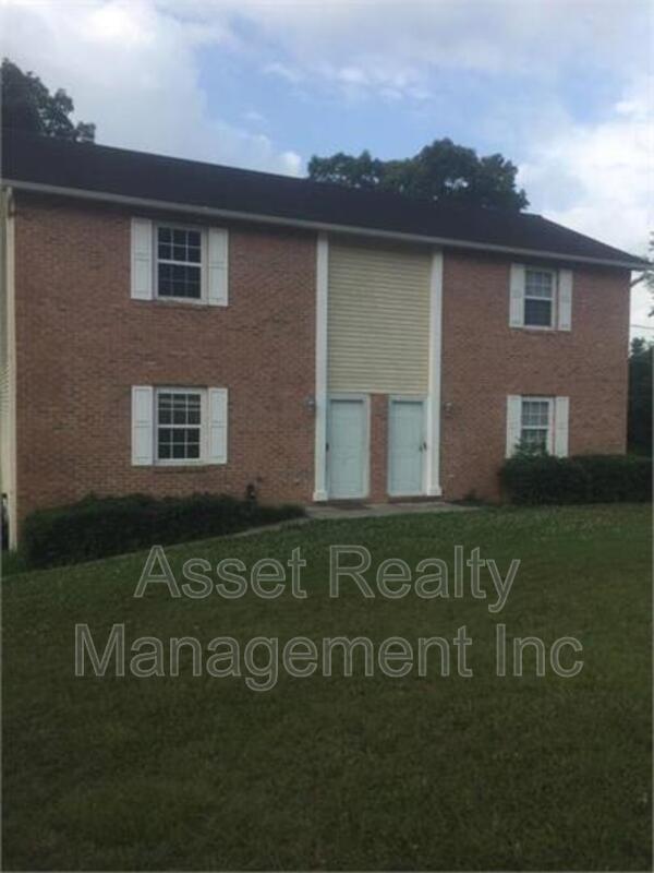 Foto principal - 134 Oakview Dr